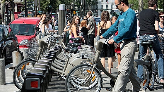El proyecto de Ley de Movilidad Sostenible «abandona la descarbonización del transporte»