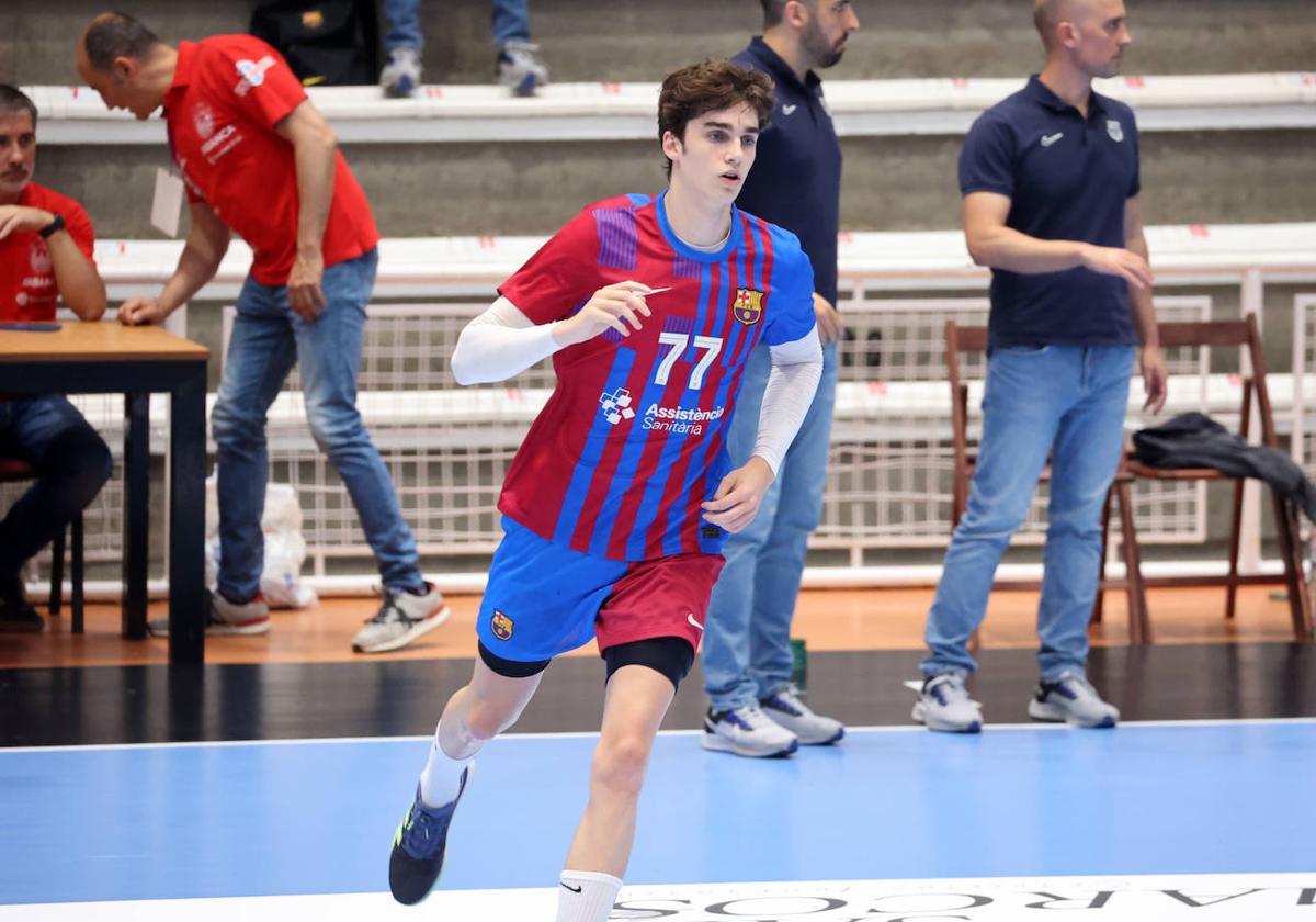 Pablo Urdangarin, en un partido de balonmano con el Barça.