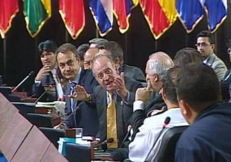 El Rey Juan Carlos responde a Hugo Chávez en la cumbre de Santiago.