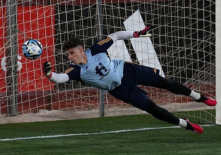Kepa Arrizabalaga, durante un entrenamiento en la Ciudad del Fútbol de Las Rozas.