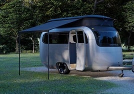 Porsche y Airstream se alían para crear una caravana de lujo ultraligera.