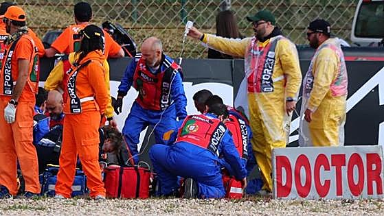 Accidentado estreno de MotoGP en Portugal