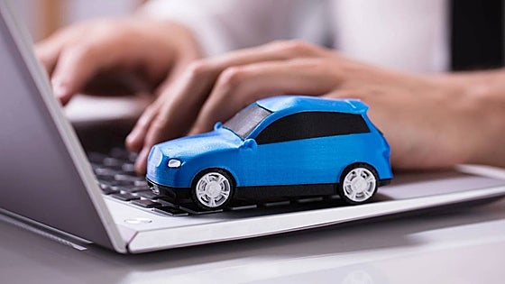 Pagar la factura de la luz o cambiar de coche: ¿Qué interesa más a los españoles?