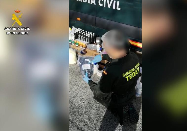 La Guardia Civil desmantela en Barcelona un taller con 500 kilos de material explosivo