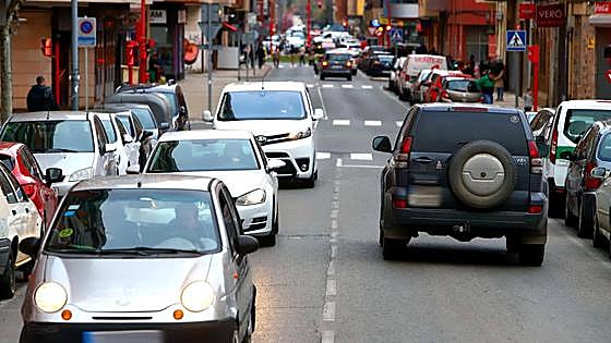 La Unión Europea adopta el veto a los coches de gasolina y diésel a partir de 2035