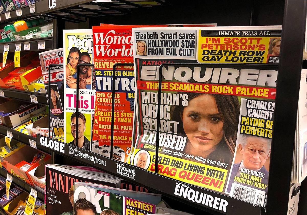 Un ejemplar del tabloide 'National Enquirer', en una tienda de comestibles de California.