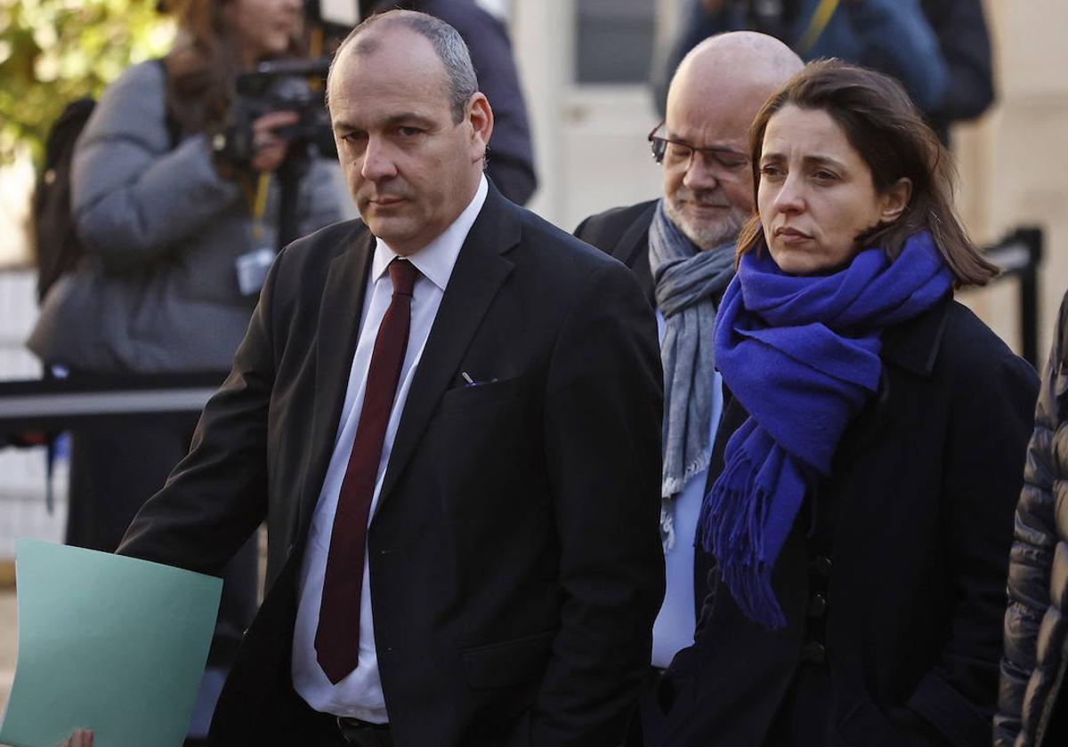 El secretario general del sindicato laboral CFDT, Laurent Berger, y la líder sindical francesa CGT, Sophie Binet, antes de la reunión con el Ejecutivo