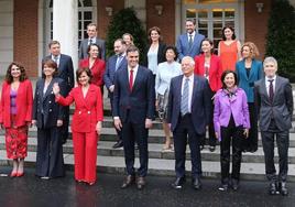 Sánchez con su primer Gobierno en solitario en junio de 2018.