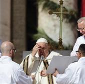 El Papa reza por la paz en Ucrania y Jerusalén en su mensaje de Pascua