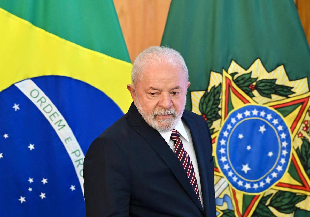 El presidente brasileño, Luiz Inacio Lula da Silva, durante una reunión ministerial para celebrar los primeros 100 días de su gobierno en el Palacio Planalto en Brasilia