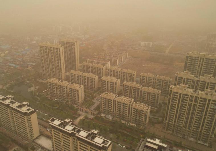 Una tormenta de arena afecta a más de 400 millones de personas en China