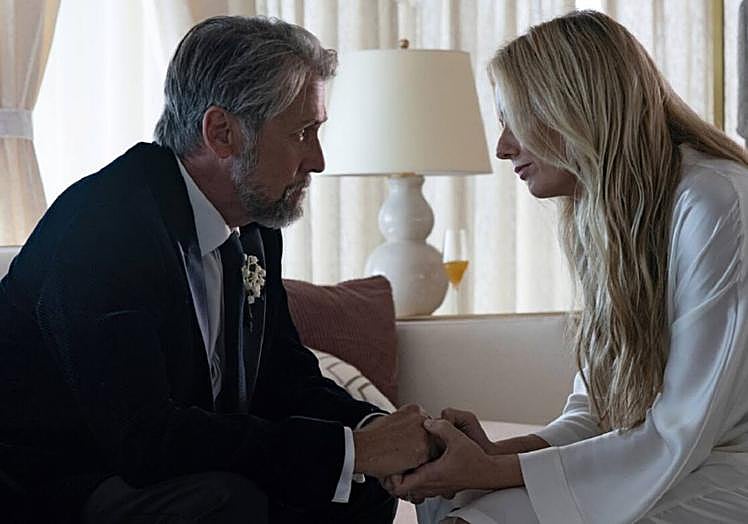 Connor con su futura esposa, Willa.