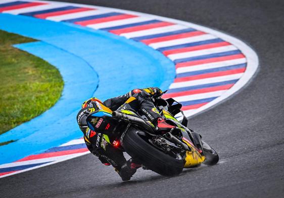 Marco Bezzecchi a lomos de su Ducati, durante el GP de Argentina.