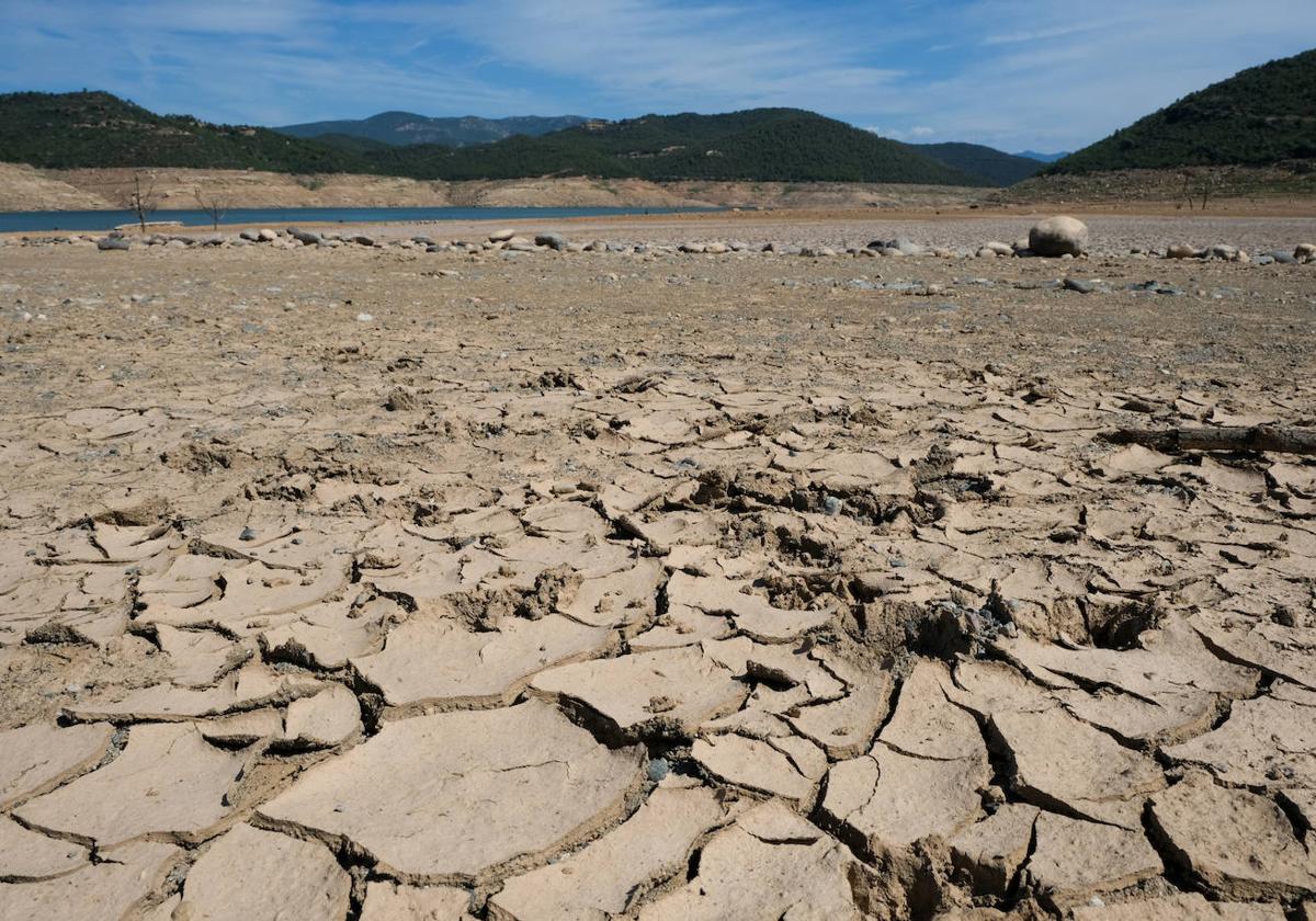 Embalse de Rialb, en Lérida, que se encuentra al 11% de su capacidad.