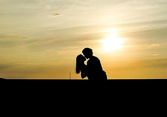 Los votantes de Podemos y Vox, los más reacios a tener pareja con otras ideas