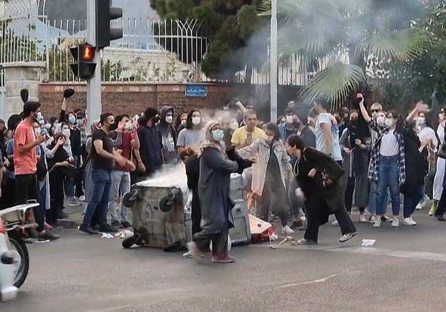 Las protestas de mujeres iraníes contra el velo en Teherán