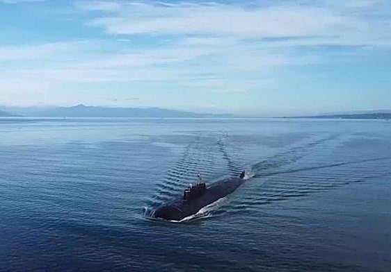 Un submarino de la flota rura durante las maniobras iniciadas este viernes en el Pacífico.