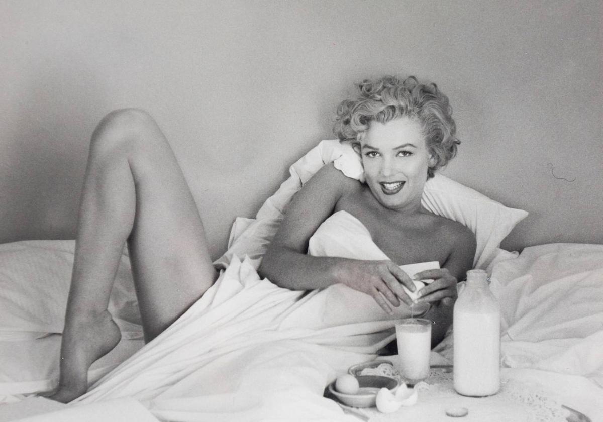 Marilyn Monroe, en la habitación de un hotel en 1953.