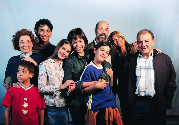 Foto de familia de 'Los Serrano'.