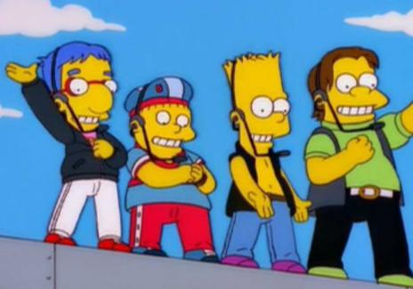 Imagen secundaria 1 - Varias imágenes de 'Los Simpson'. 