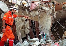 Imagen de archivo de los destrozos causados por el terremoto que golpeó Estambul en agosto de 1999.