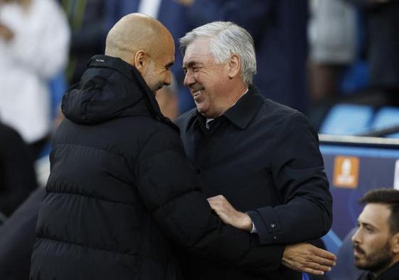 Pep Guardiola y Carlo Ancelotti, antes del Manchester City-Real Madrid de la temporada pasada.