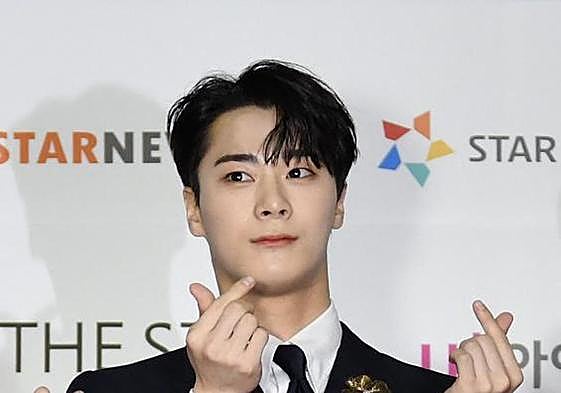 El cantante surcoreano Moonbin