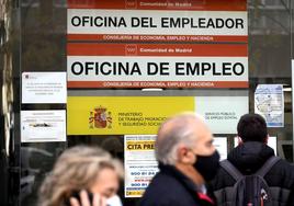 Más de un 30% de los parados lleva al menos dos años buscando trabajo