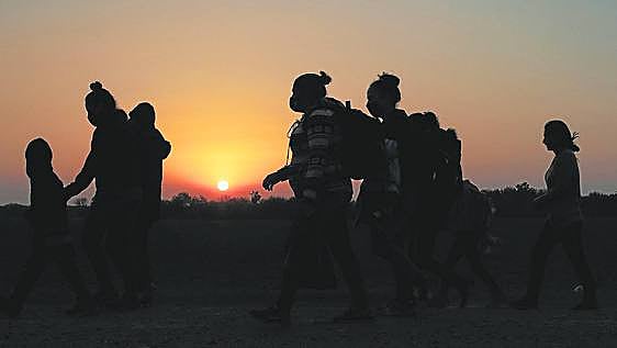 Migrantes llegan a la frontera entre México y Guatemala