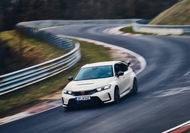 El nuevo Honda Civic Type R vuelve a marcar el récord de vuelta rápida de un automóvil de producción de tracción delantera en el circuito de Nürburgring