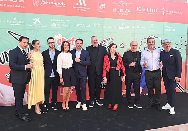 Ya por la noche fue el turno de los adultos, con una cena de gala preparada por los chefs malagueños.