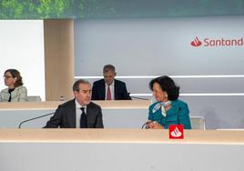 Ana Botín, presidenta de Banco Santander, junto a Héctor Grisi, consejero delegado.