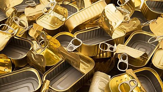 Cuidado con las latas y recipientes con plásticos...