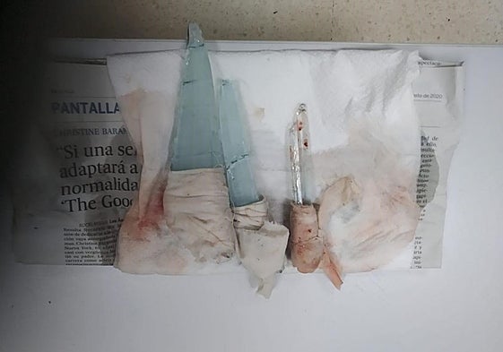 Puñales hechos con trozos de cristal por un interno.