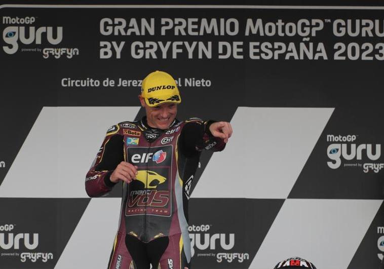 Sam Lowes no da opción al líder Acosta
