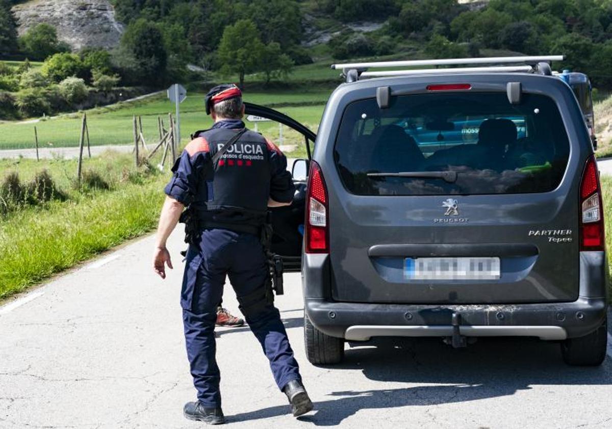 Dispositivo de búsqueda esta mañana en Barcelona del autor de la muerte a tiros de un joven de 15 años.