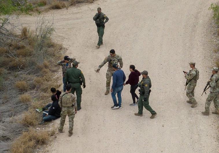 EE UU reforzará su frontera con México con otros 1.500 soldados