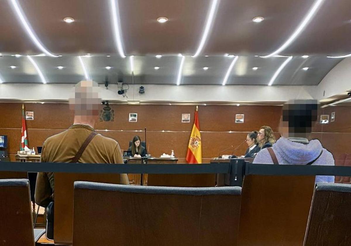 Los procesados, en la Audiencia Provincial de Álava.