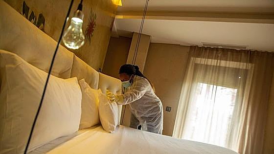 Un turista demanda a un hotel en China tras dormir con un cadáver debajo de la cama