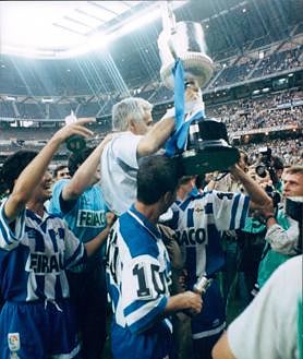 Imagen secundaria 2 - Adiós a Arsenio Iglesias, brujo y leyenda del Superdépor