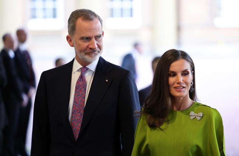 Los Reyes de España y otras autoridades acuden a la recepción previa a la coronación de Carlos III