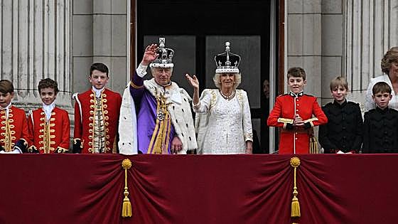 Carlos III inicia su reinado