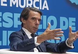 José María Aznar participa en encuentro con empresarios en Murcia.