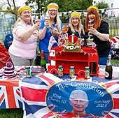 Los británicos prolongan la fiesta por la coronación de Carlos III con banquetes populares