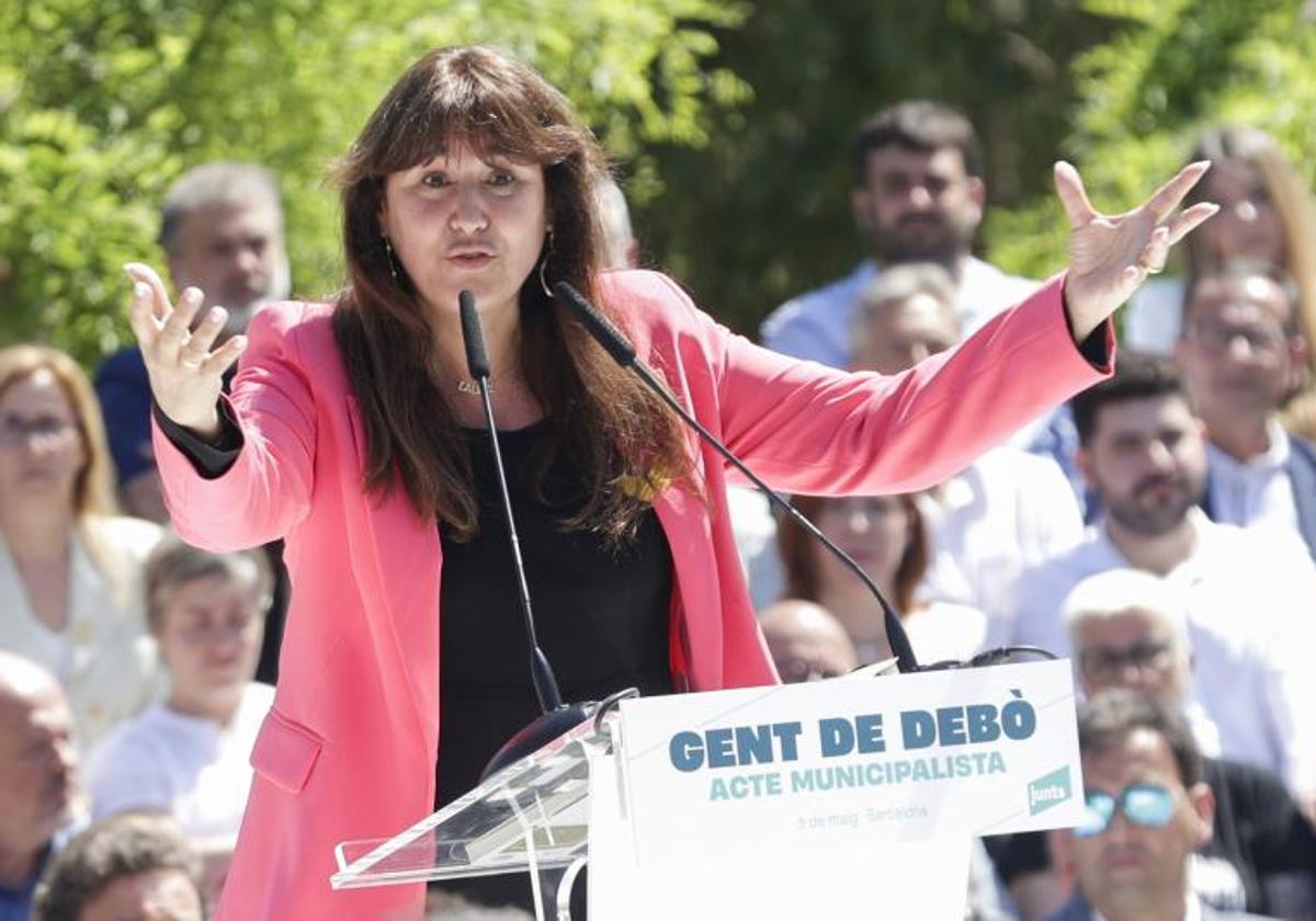 La presidenta de JxCat, Laura Borràs, da un discurso durante el acto municipalista de JxCat en el Parque del Poblenou de Barcelona el pasado sábado.