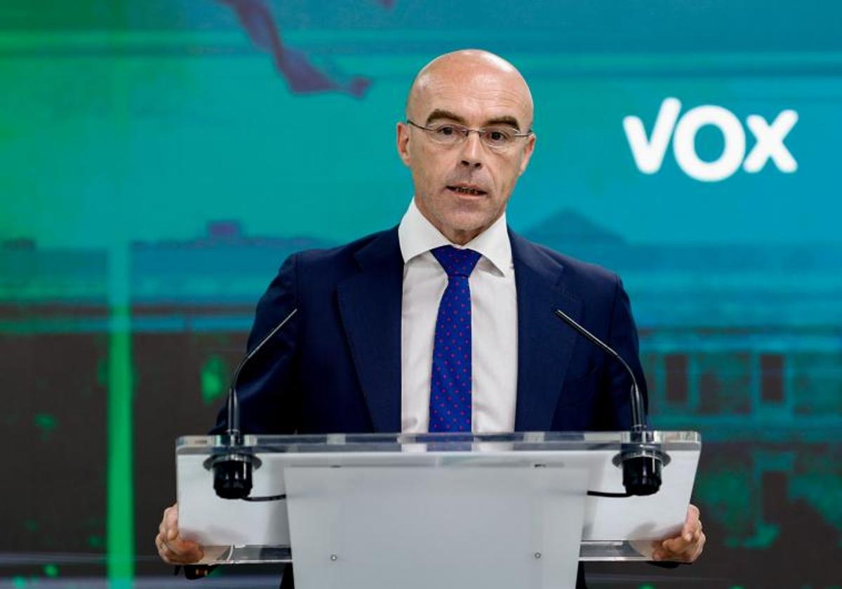 El portavoz de Vox, Jorge Buxadé, esta mañana, en la sede del partido