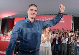 Sánchez, este domimgo en un acto de precampaña en Tenerife.