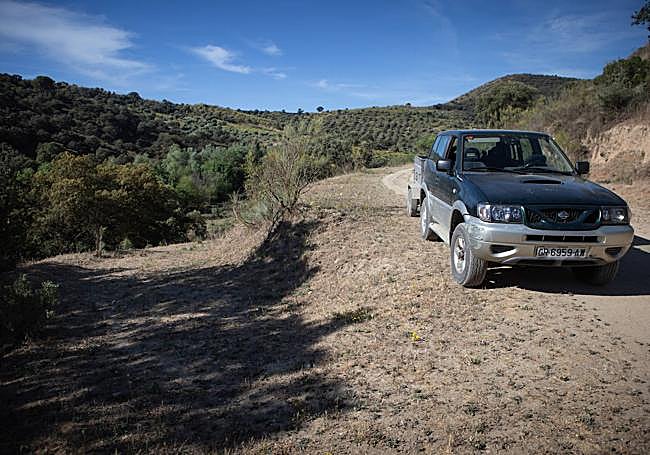 Bifurcación: a la izquierda, Camino Romano; a la derecha, sendero abierto en los años cincuenta.