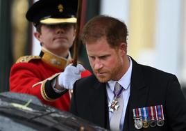 El príncipe Harry en la Coronación de Carlos III.