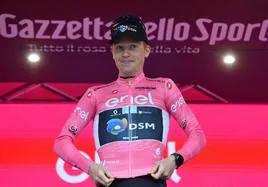 Andreas Leknessund, nueva maglia rosa del Giro.